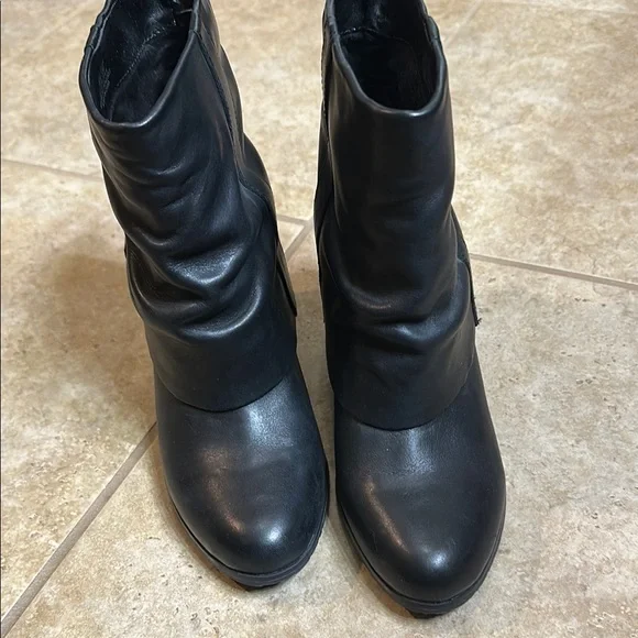 BCBG Black Heeled Boots with Slouchy Design - Picture 8 of 8